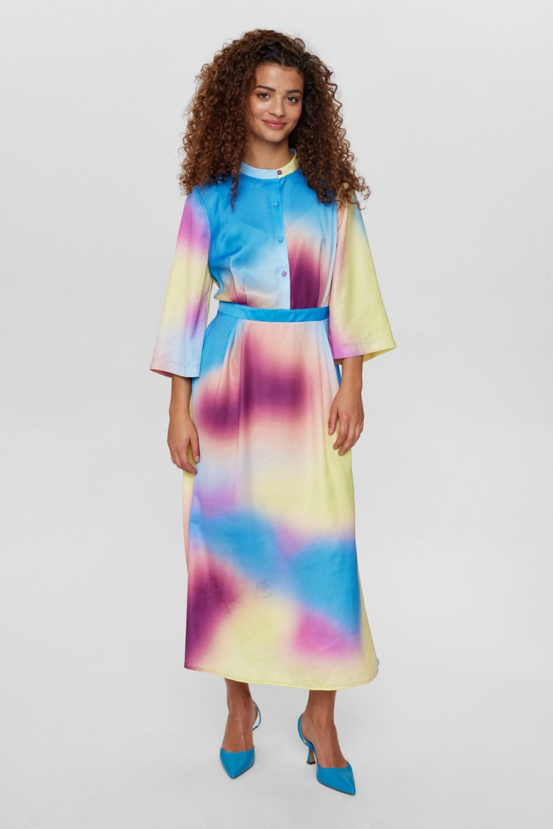 NUMPH Kjole - NUCAMMI DRESS - Super Sonic - 34 - Diversita -