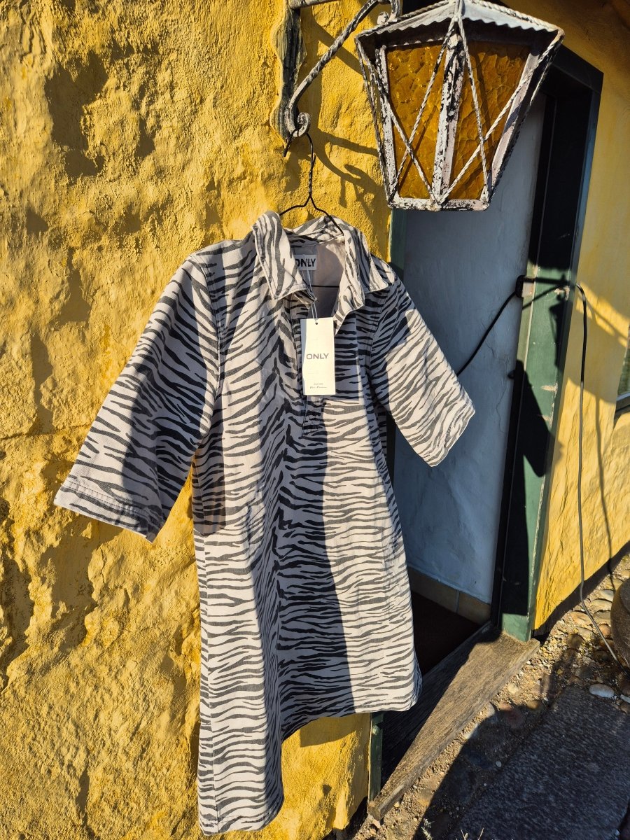 ONLY Kjole - Onlgry Ss Zebra Dress Dnm SIK - XS - Diversita - 